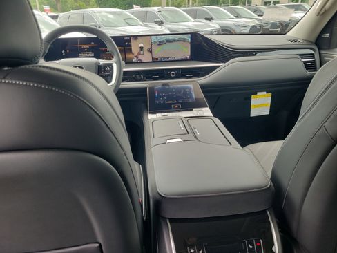 Used 2026 INFINITI QX80 Luxe w/ Cargo Package AWD/4WD image 9