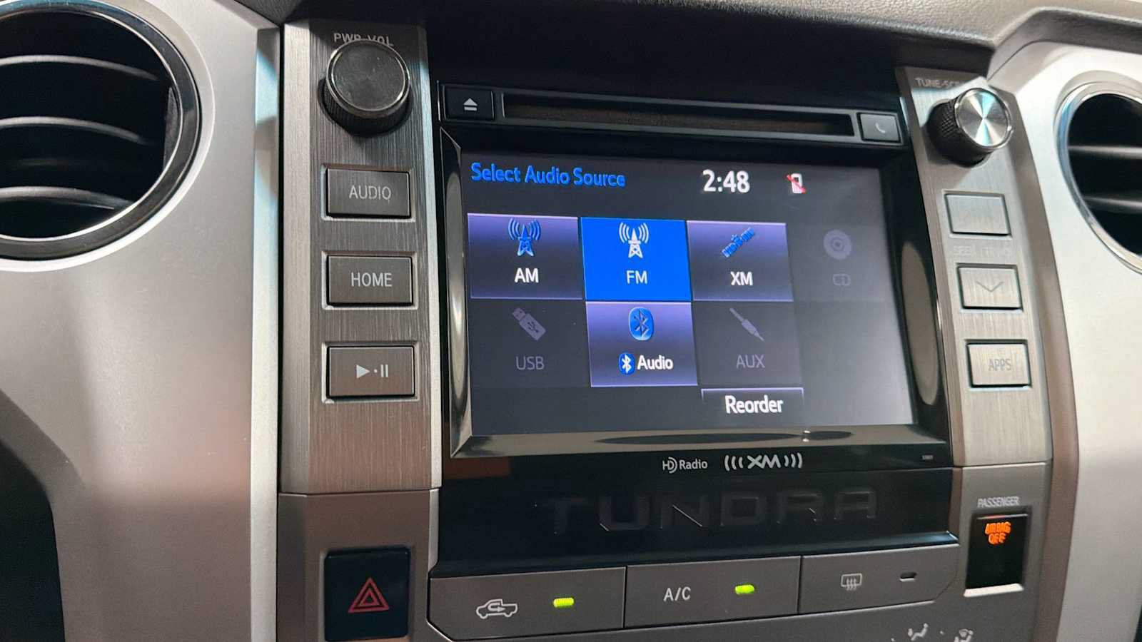 Used 2015 Toyota Tundra SR5 w/ SR5 Upgrade Package AWD/4WD image 18