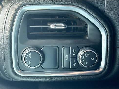 Used 2021 Chevrolet Silverado 1500 LT RWD image 12