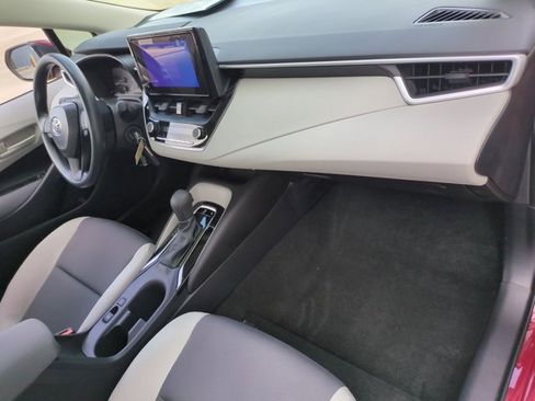 Certified 2025 Toyota Corolla LE image 20