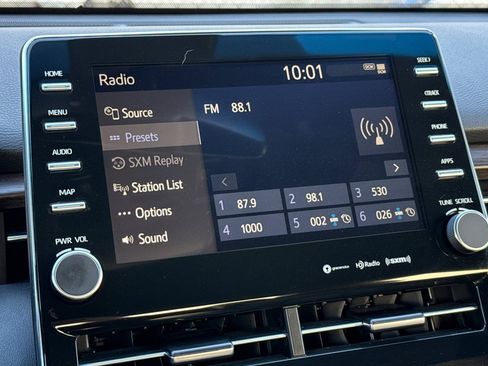 Used 2022 Toyota Avalon XLE image 23