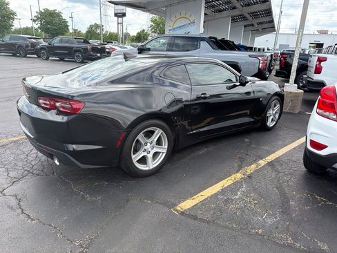 Used 2019 Chevrolet Camaro LT RWD image 4