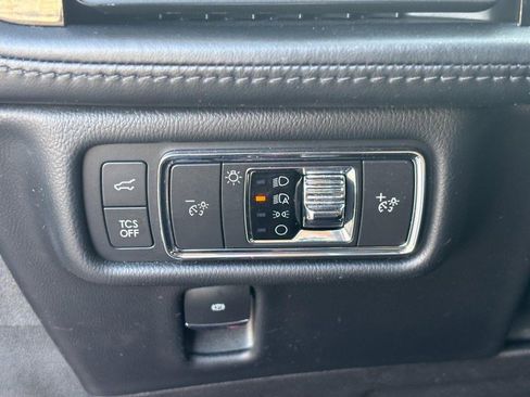 Used 2022 Lincoln Nautilus Reserve image 16