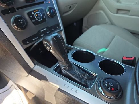 Used 2013 Ford Explorer 4WD w/ Class III Trailer Tow Pkg image 18