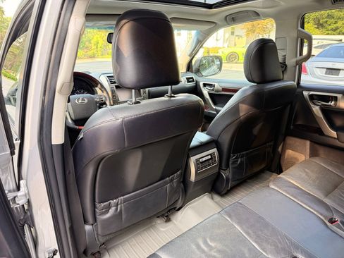 Used 2016 Lexus GX 460 w/ Premium Package AWD/4WD image 35