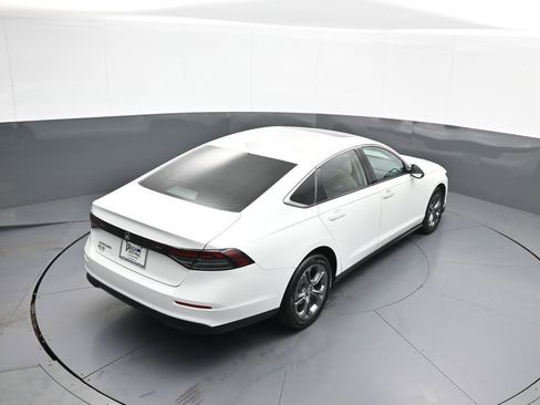 Certified 2023 Honda Accord EX image 38