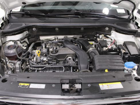 Used 2024 Volkswagen Taos SEL image 37