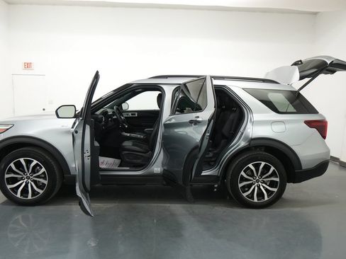 Used 2023 Ford Explorer ST-Line w/ Class IV Trailer Tow Package AWD/4WD image 26
