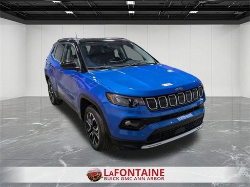 Used 2022 Jeep Compass Limited image 7