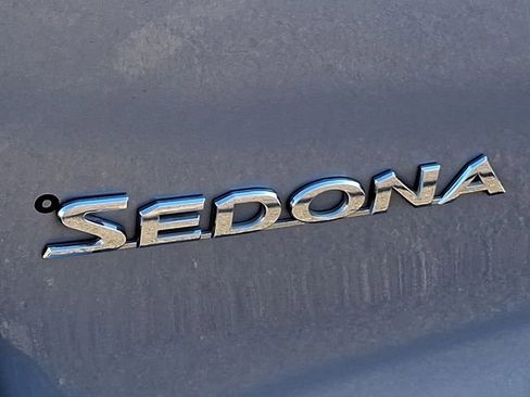 Used 2011 Kia Sedona EX w/ Luxury Pkg image 33