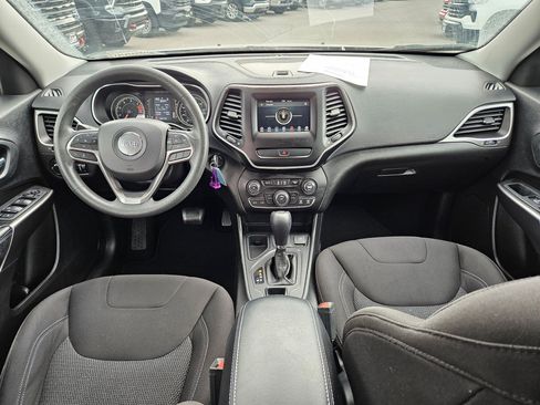 Used 2020 Jeep Cherokee Latitude FWD image 28