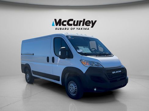Used 2025 RAM ProMaster 2500 w/ Convenience Group FWD image 2
