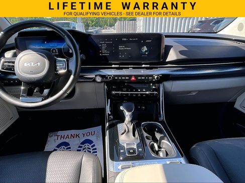 Used 2024 Kia Carnival SX Prestige FWD image 16