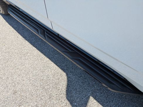 Certified 2022 Cadillac Escalade Sport w/ Touring Package image 13