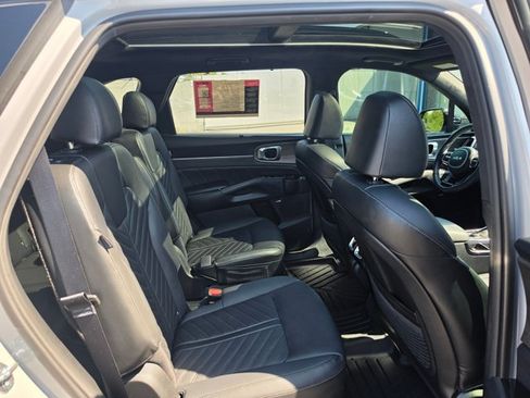 Used 2025 Kia Sorento SX Prestige AWD/4WD image 12