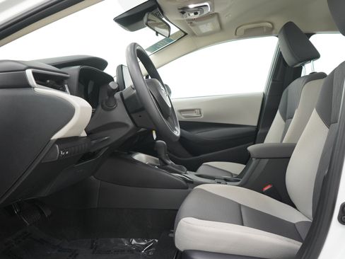 Used 2026 Toyota Corolla LE w/ LE Premium Package FWD image 21