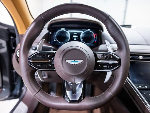 Used 2024 Aston Martin DB12 Coupe image 40