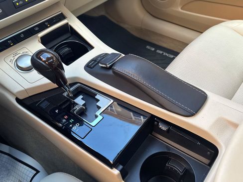 Used 2015 Lexus ES 350 w/ Luxury Package FWD image 21
