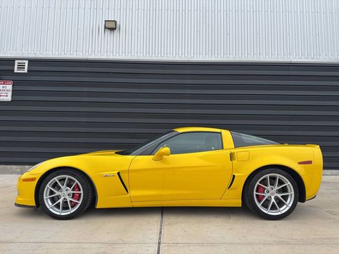 Used 2011 Chevrolet Corvette Z06 w/ Preferred Equipment Group RWD image 2