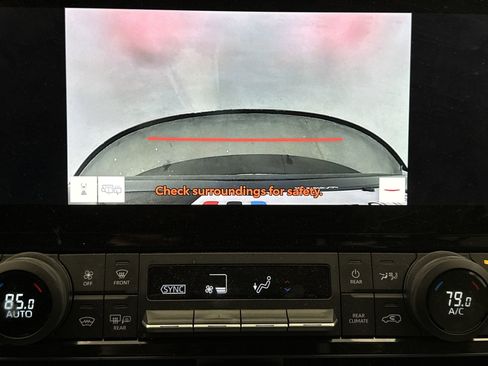 Used 2024 Toyota Grand Highlander XLE image 11