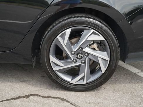 Used 2025 Hyundai Elantra Sport FWD image 43