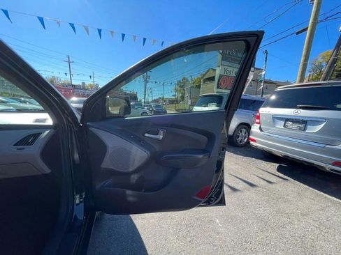 Used 2013 Hyundai Tucson GLS image 60