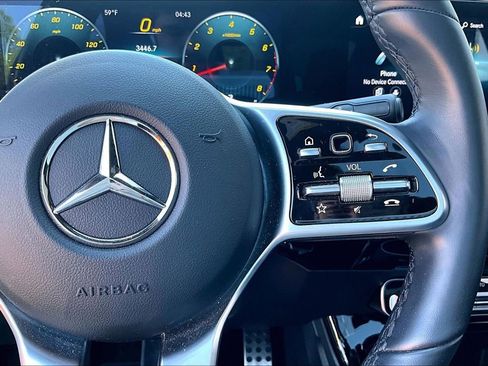 Used 2022 Mercedes-Benz CLA 250 4MATIC image 21