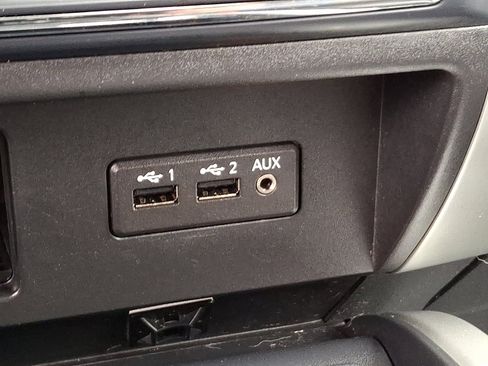 Used 2019 Nissan Titan SL image 26