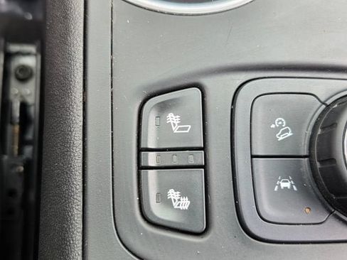 Used 2022 GMC Terrain SLT FWD image 25