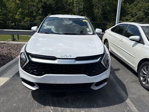 Used 2023 Kia Sportage EX FWD image 2