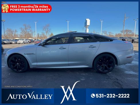 Used 2015 Jaguar XJ AWD image 4