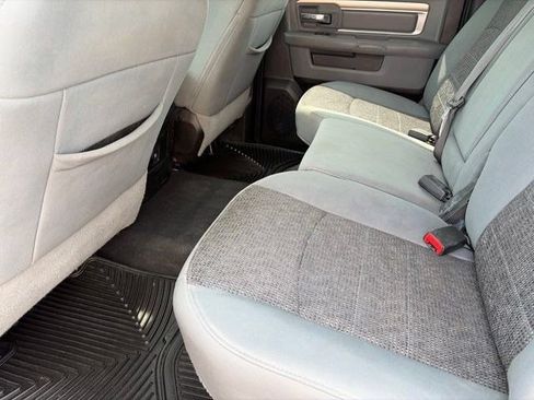 Used 2019 RAM 1500 Warlock AWD/4WD image 32