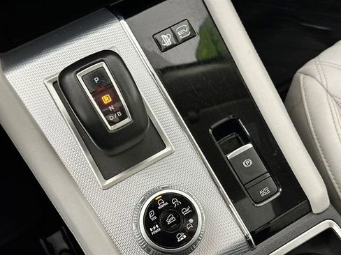 Used 2023 Mitsubishi Outlander SEL AWD/4WD image 16