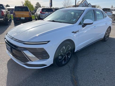 Used 2024 Hyundai Sonata SEL image 3