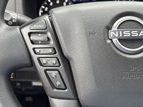 Used 2022 Nissan Frontier SV w/ Technology Package RWD image 18