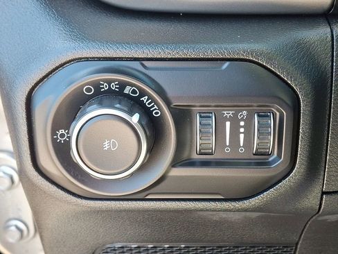 Used 2021 Jeep Wrangler Unlimited Sport AWD/4WD image 27