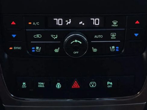 Used 2013 Jeep Grand Cherokee Overland AWD/4WD image 40