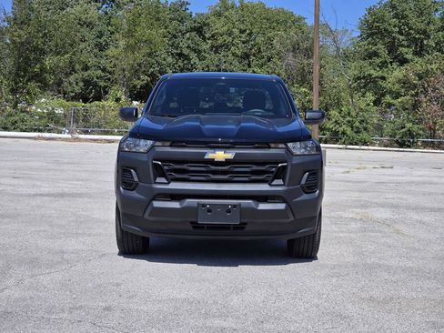 Used 2024 Chevrolet Colorado W/T RWD image 2