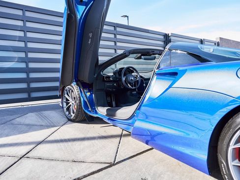 Used 2025 McLaren Artura image 37