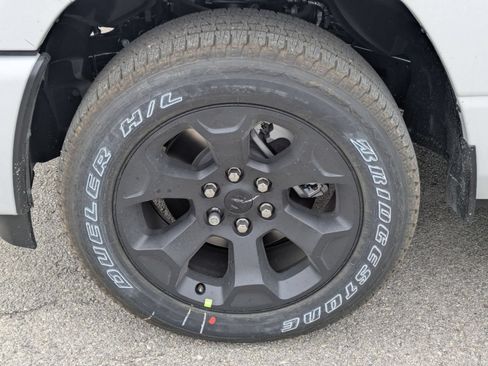 New 2026 RAM 1500 Express AWD/4WD image 22