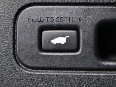 Used 2024 Honda Pilot Touring image 18