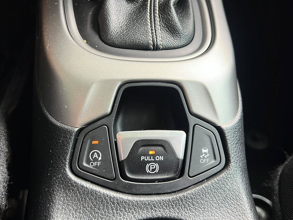 Used 2021 Jeep Compass Latitude w/ Sun and Sound Group FWD image 37
