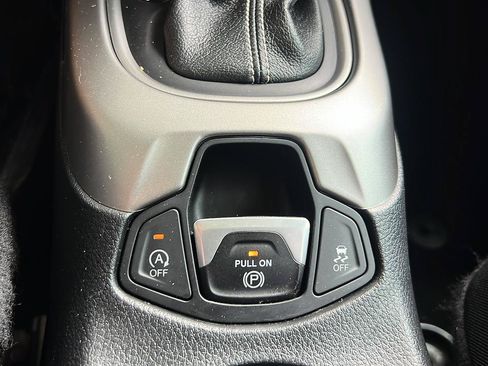 Used 2021 Jeep Compass Latitude w/ Sun and Sound Group FWD image 37