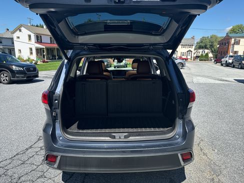 Used 2019 Toyota Highlander Limited Platinum AWD/4WD image 31