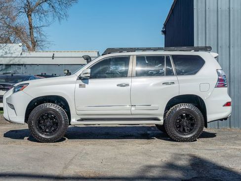 Used 2017 Lexus GX 460 Premium image 3