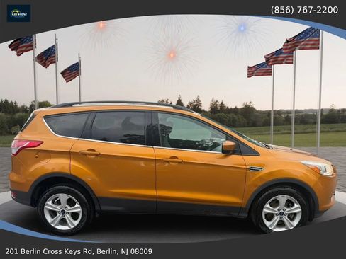Used 2016 Ford Escape SE w/ Equipment Group 201A FWD image 6