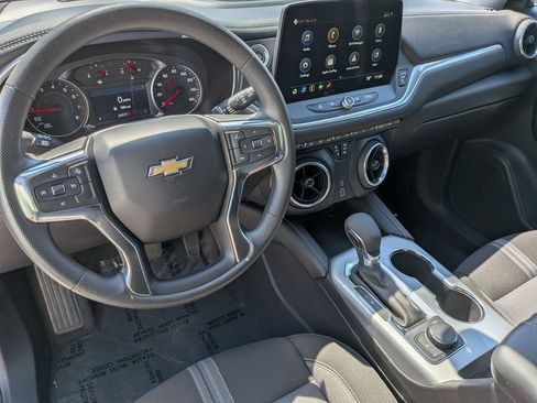 Used 2025 Chevrolet Blazer LT AWD/4WD image 15