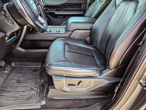 Used 2020 Ford Expedition Platinum image 14