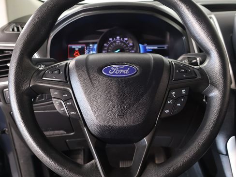 Used 2022 Ford Edge SE w/ Black Appearance Package AWD/4WD image 3