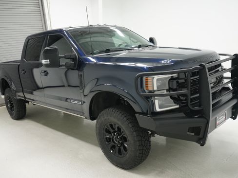 Used 2022 Ford F250 Lariat w/ Tremor Off-Road Package AWD/4WD image 2